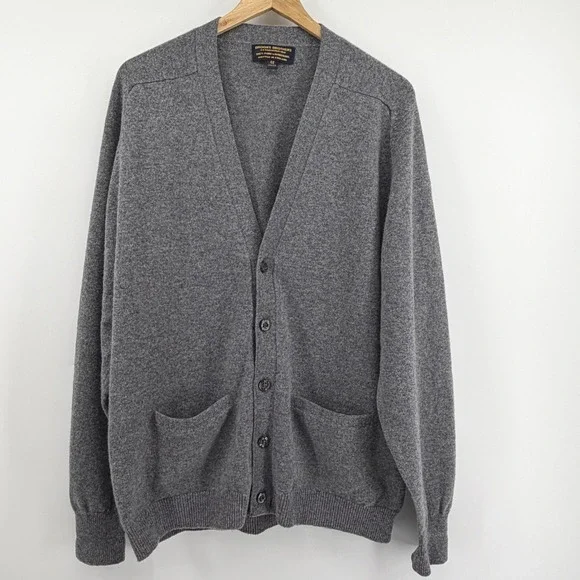 Brooks Brothers Mens 42 Lambswool Cardigan Sweater Grey Knitted in England VNeck - Picture 3 of 7